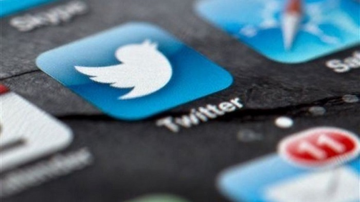 Twitter shares tumble on weaker-than-expected user growth